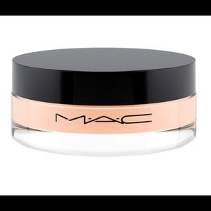 NWT STUDIO FIX PERFECTING POWDER In LIGHT PLUS